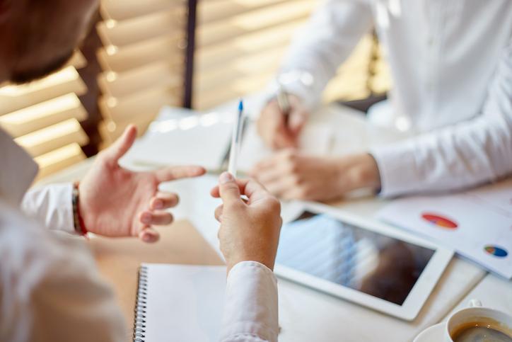 Overenskomst – hvad er det nu lige, det er?